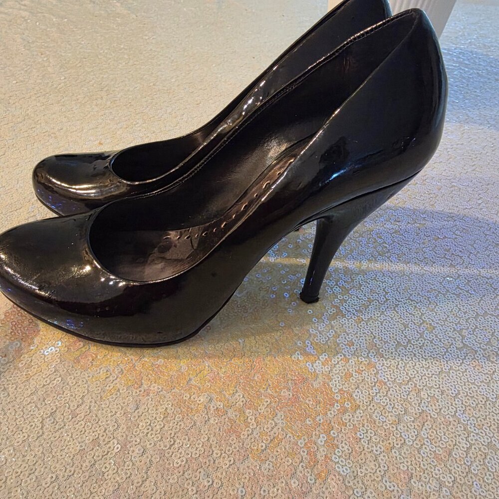 BCBGirls Black Patent Leather Platform Pumps – Size 7.5